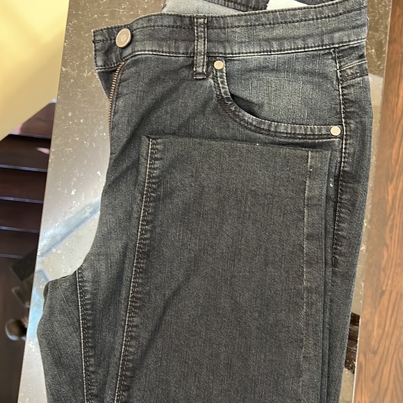 Luisa Cerano lightweight jeans. - Picture 2 of 2